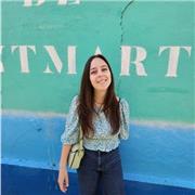 Insegnante offre aiuto nello studio a casa a bambini e ragazzi dalla scuola primaria alla scuola secondaria di II grado